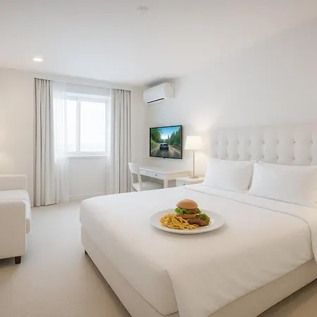 Urban Luxe Hotel